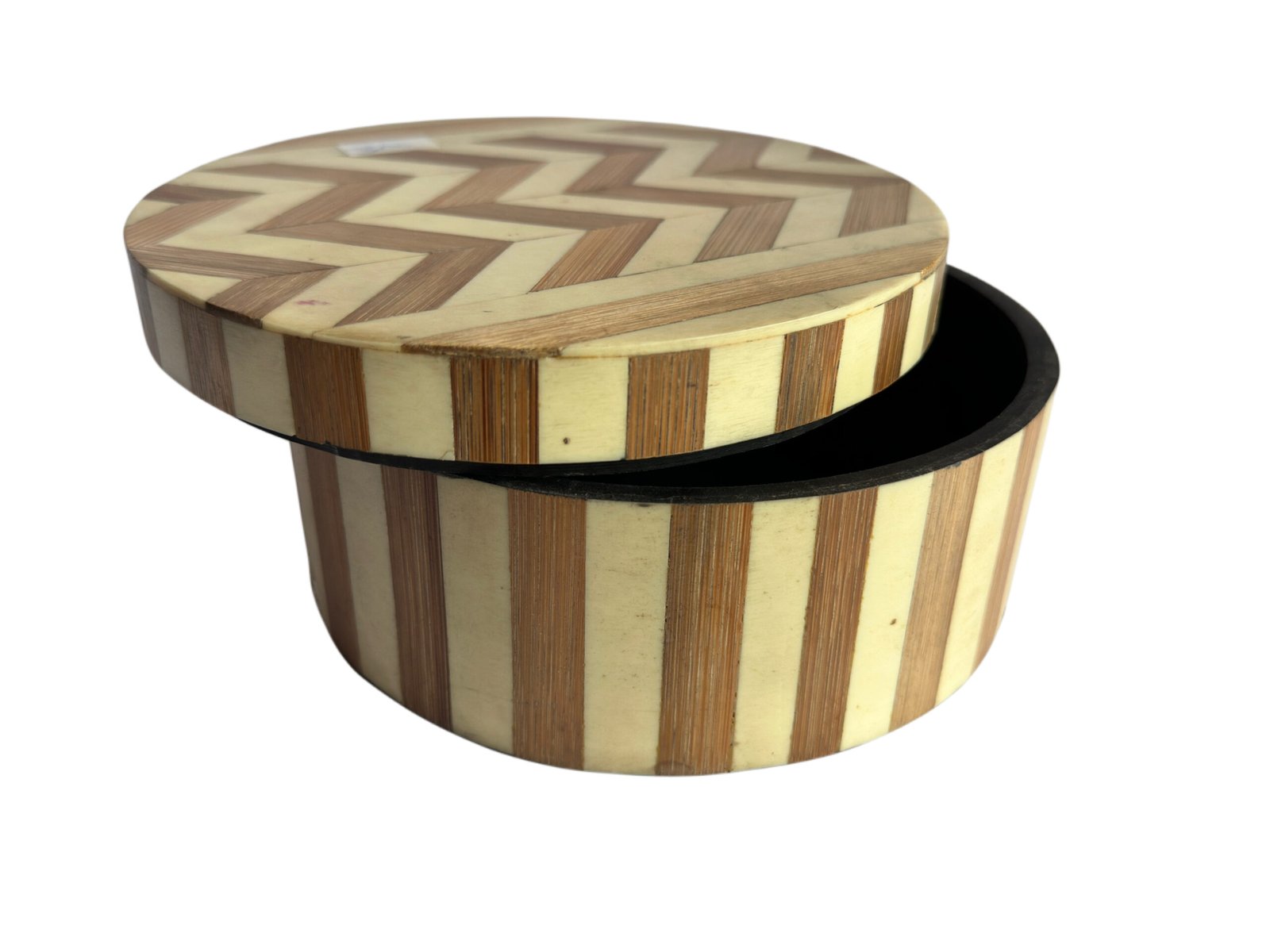 Handcrafted Chevron Pattern Round Storage Box | Wholesale Manufacturer & Exporter - Image 2