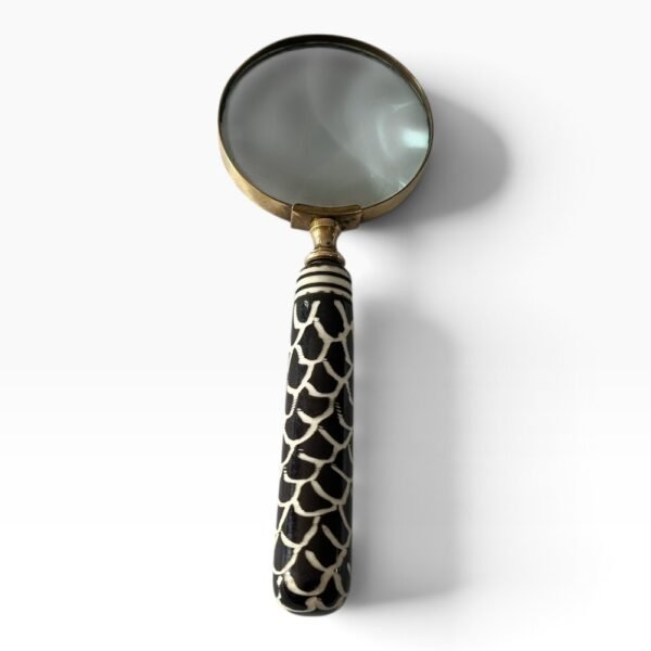 Handmade Black and White Bone Inlay Magnifying Glass – Fish Scale Pattern Executive Desk Accessory