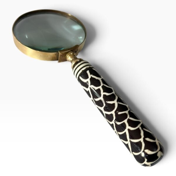 Handmade Black and White Bone Inlay Magnifying Glass – Fish Scale Pattern Executive Desk Accessory